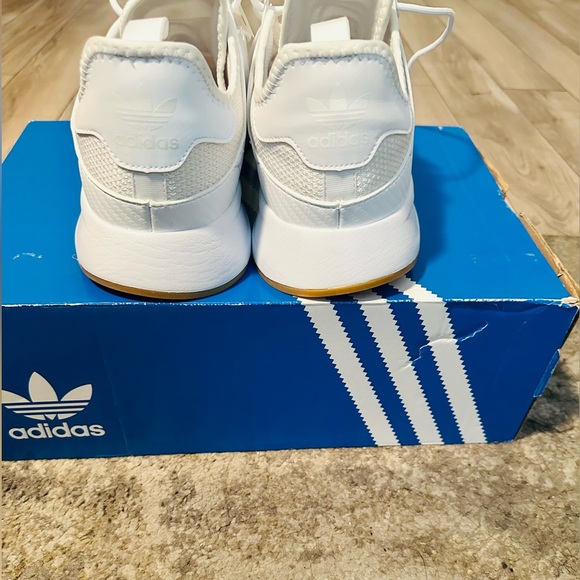 Men's Adidas Sneakers - Picture 4 of 5